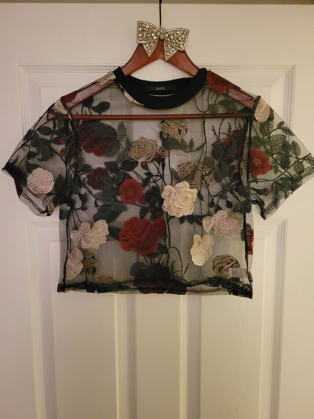 ZAFUL Black Sheer Floral Embroidered Crop Top - Red & Cream Flowers